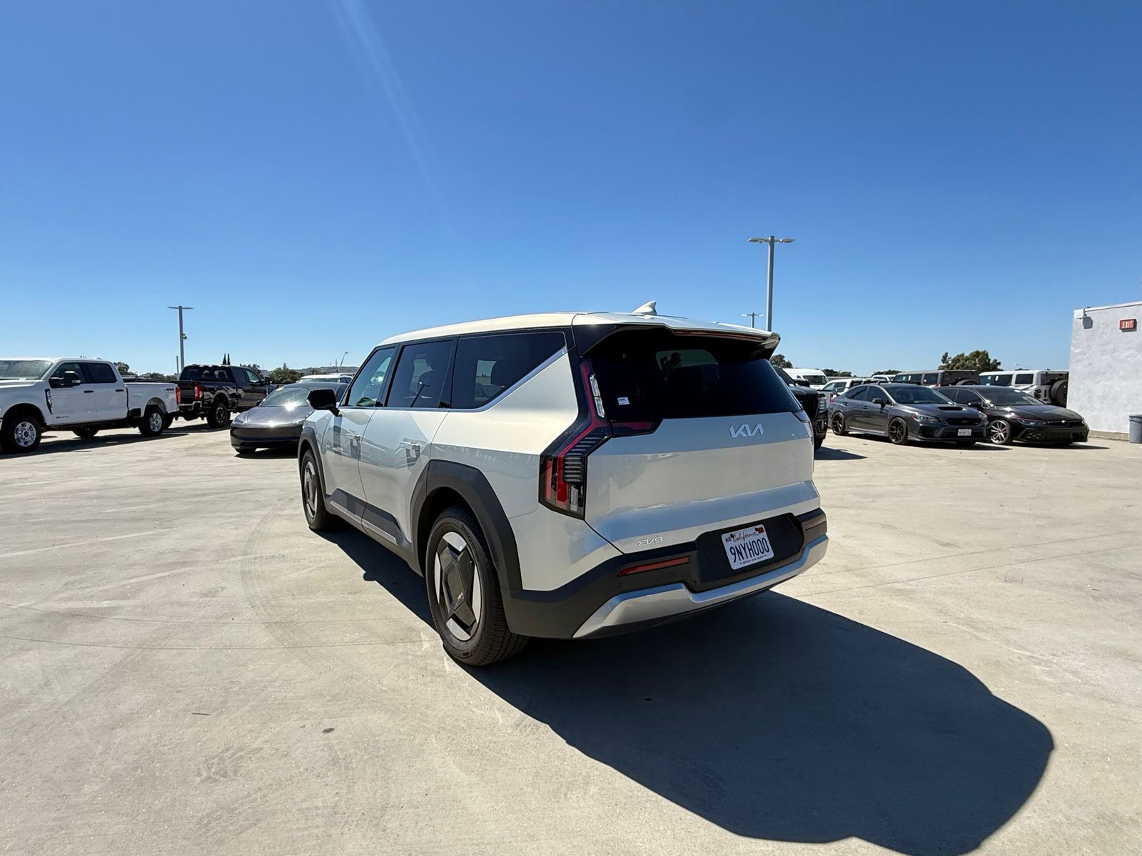 Used 2024 Kia EV9 Light with VIN KNDAA5S21R6034469 for sale in Long Beach, CA
