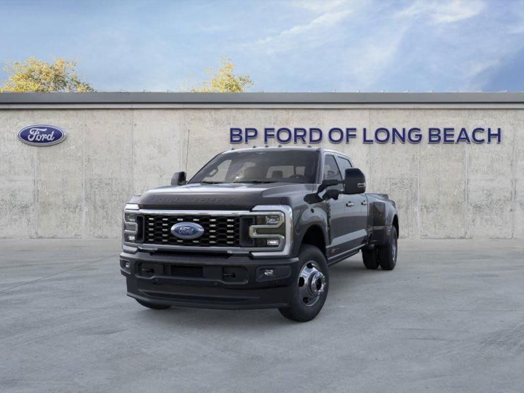 New 2026 Ford F-350SD Platinum Truck Crew Cab
