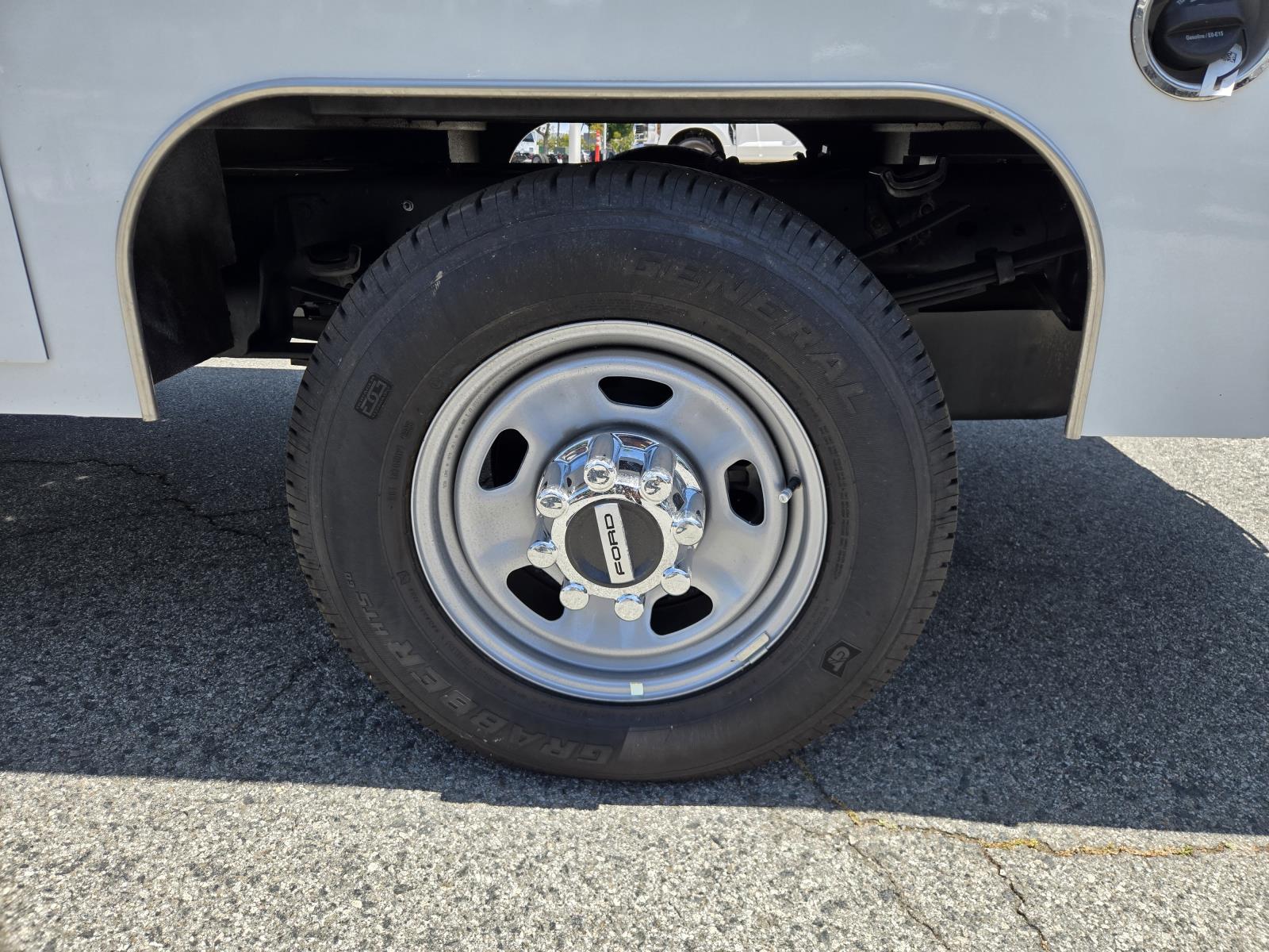2026 Ford F-350 Super Duty Chassis Cab XL - Photo 27