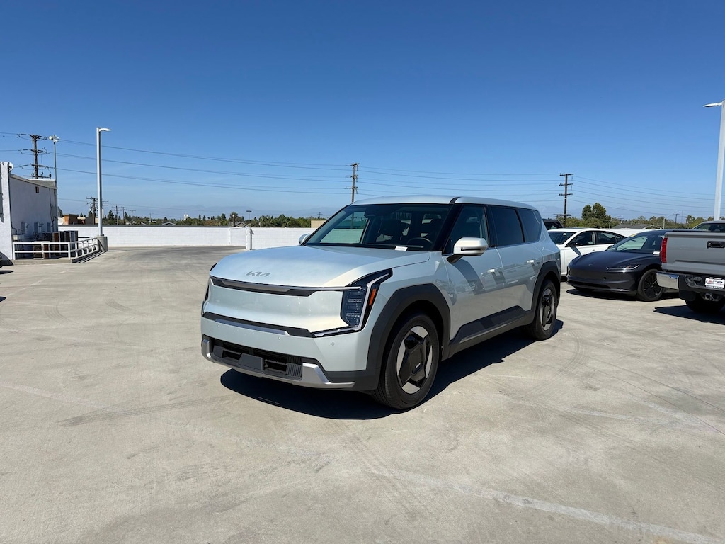 Used 2024 Kia EV9 Light SUV