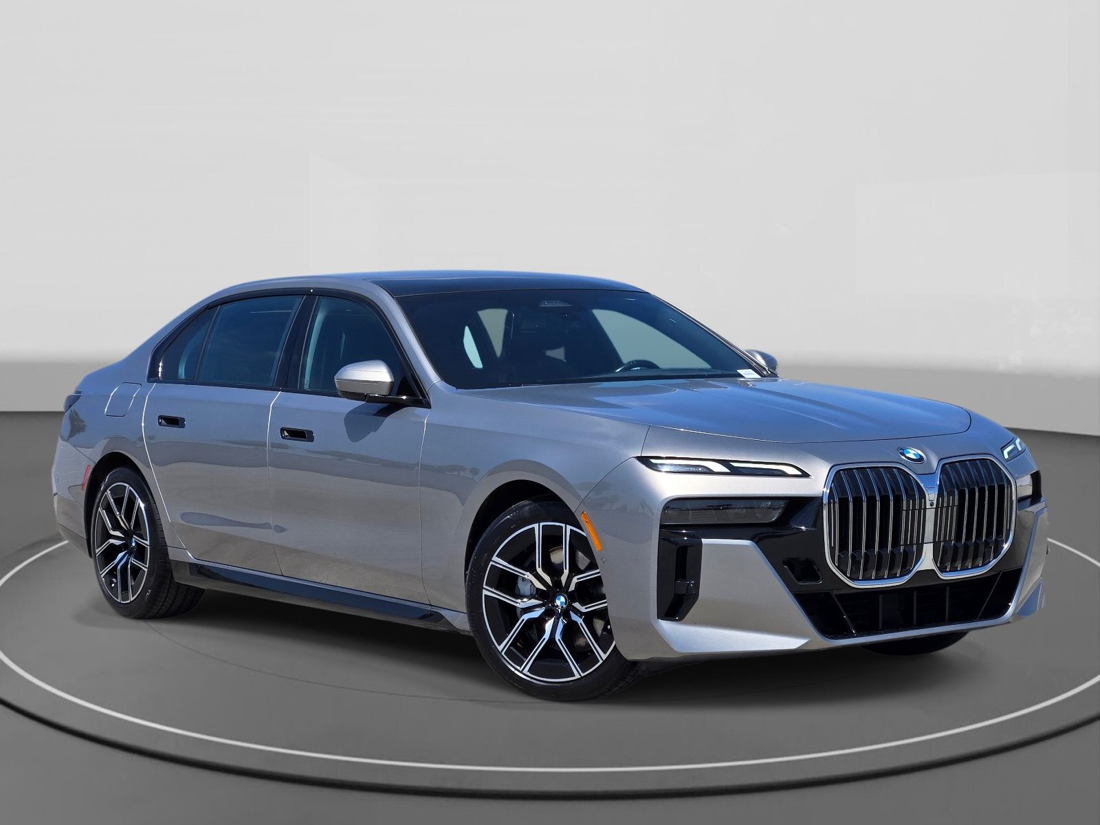 2023 BMW 7 Series 740i's photo