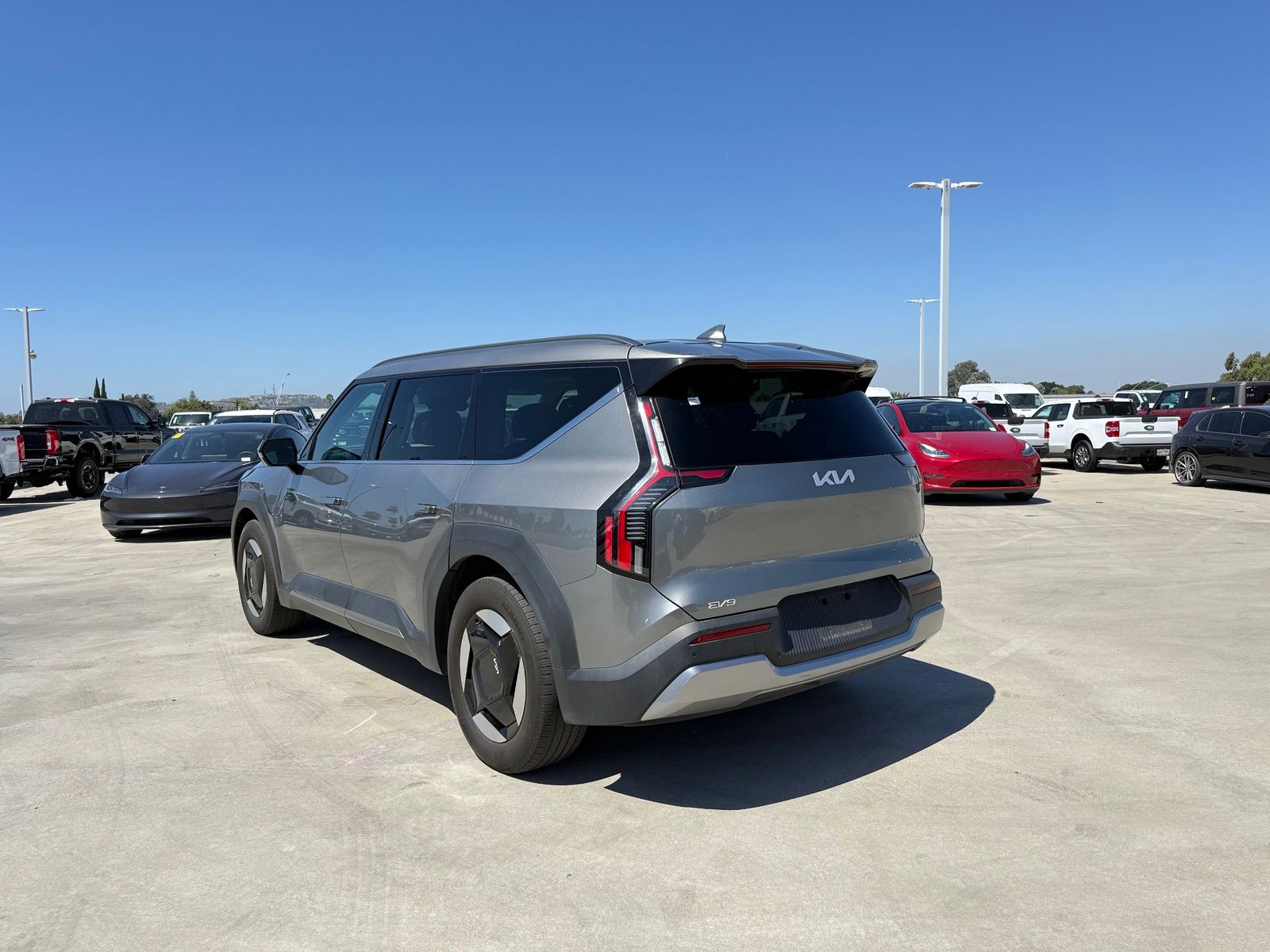 Used 2024 Kia EV9 Wind with VIN KNDAFFS50R6023304 for sale in Long Beach, CA