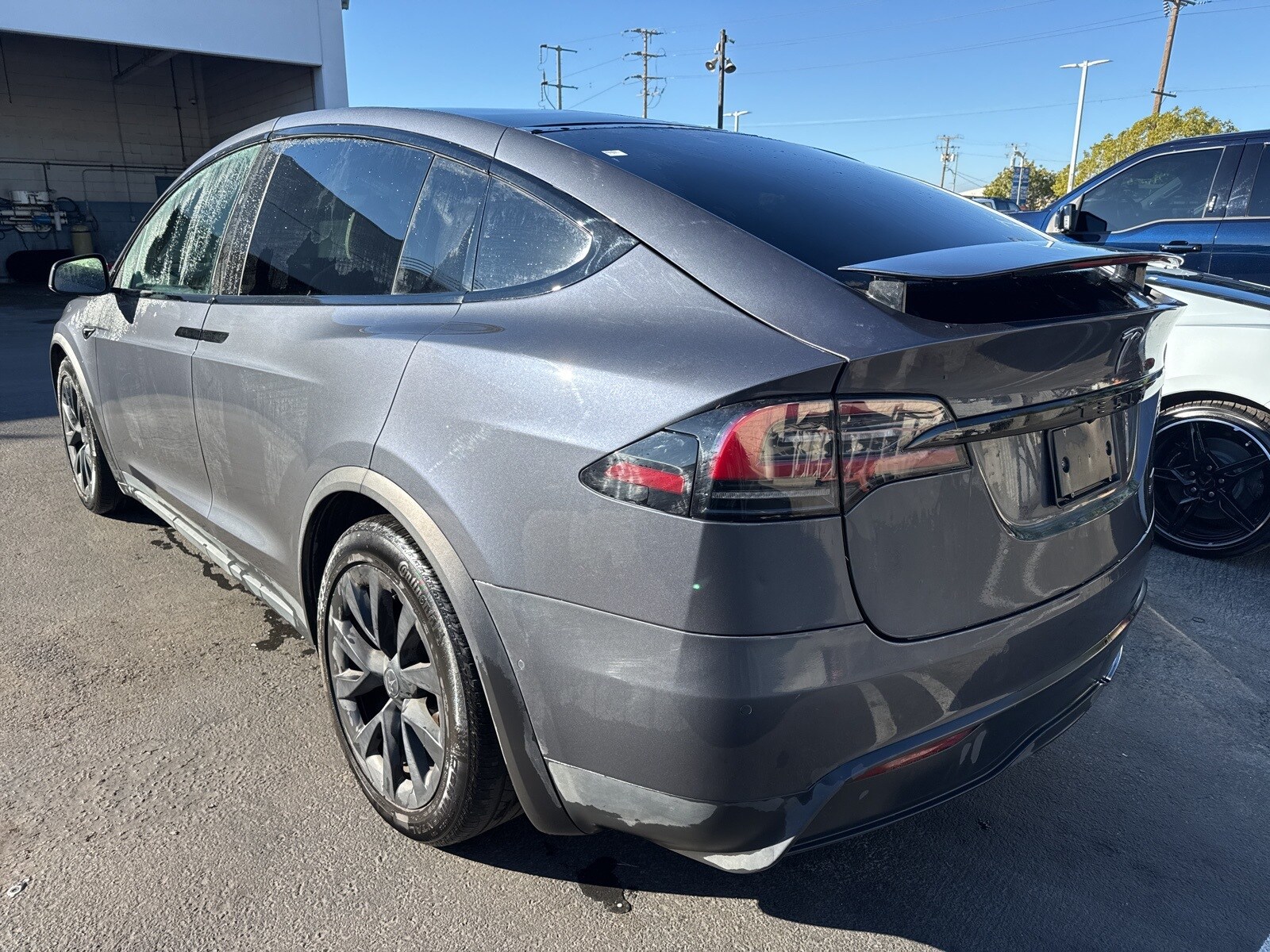 2022 Tesla Model X Plaid photo 2