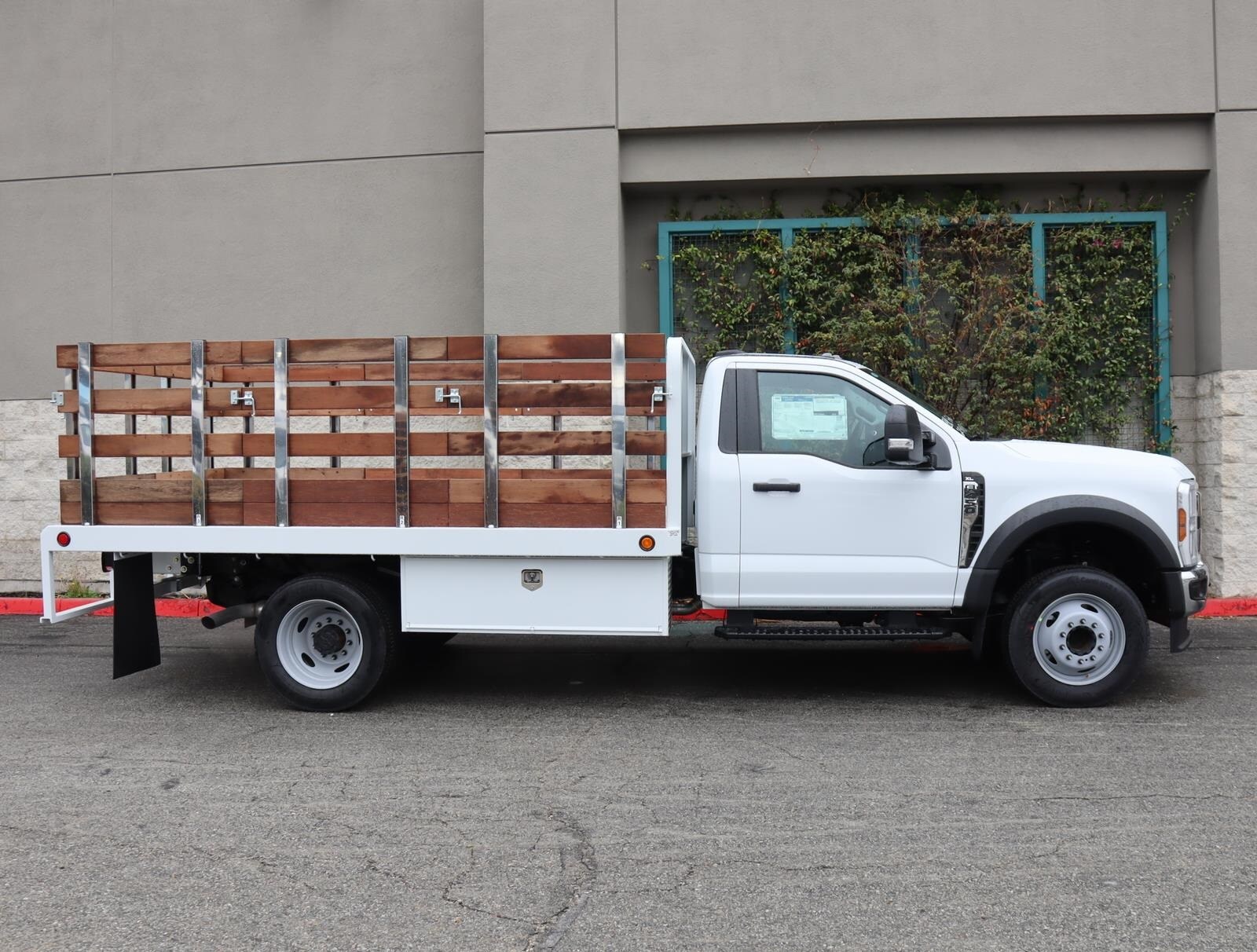 2024 Ford F-450 XL photo 2