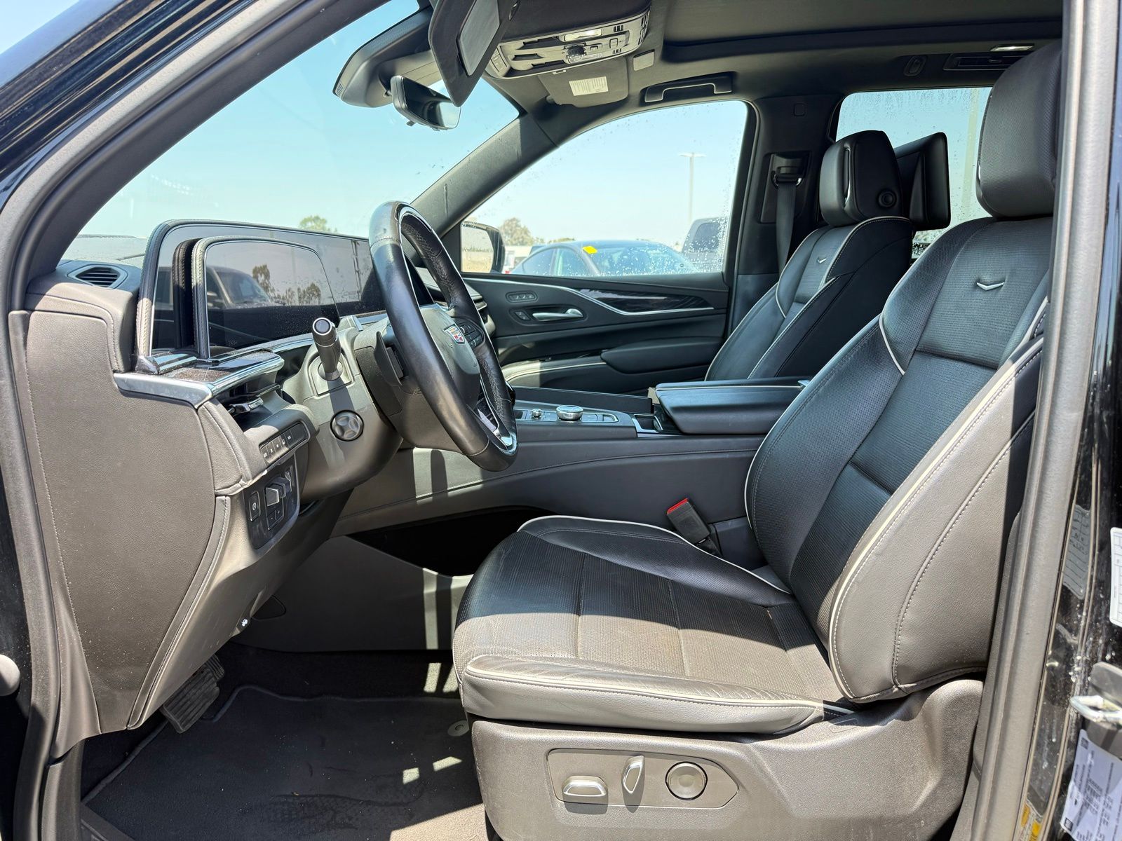 2023 Cadillac Escalade 4WD Sport's photo