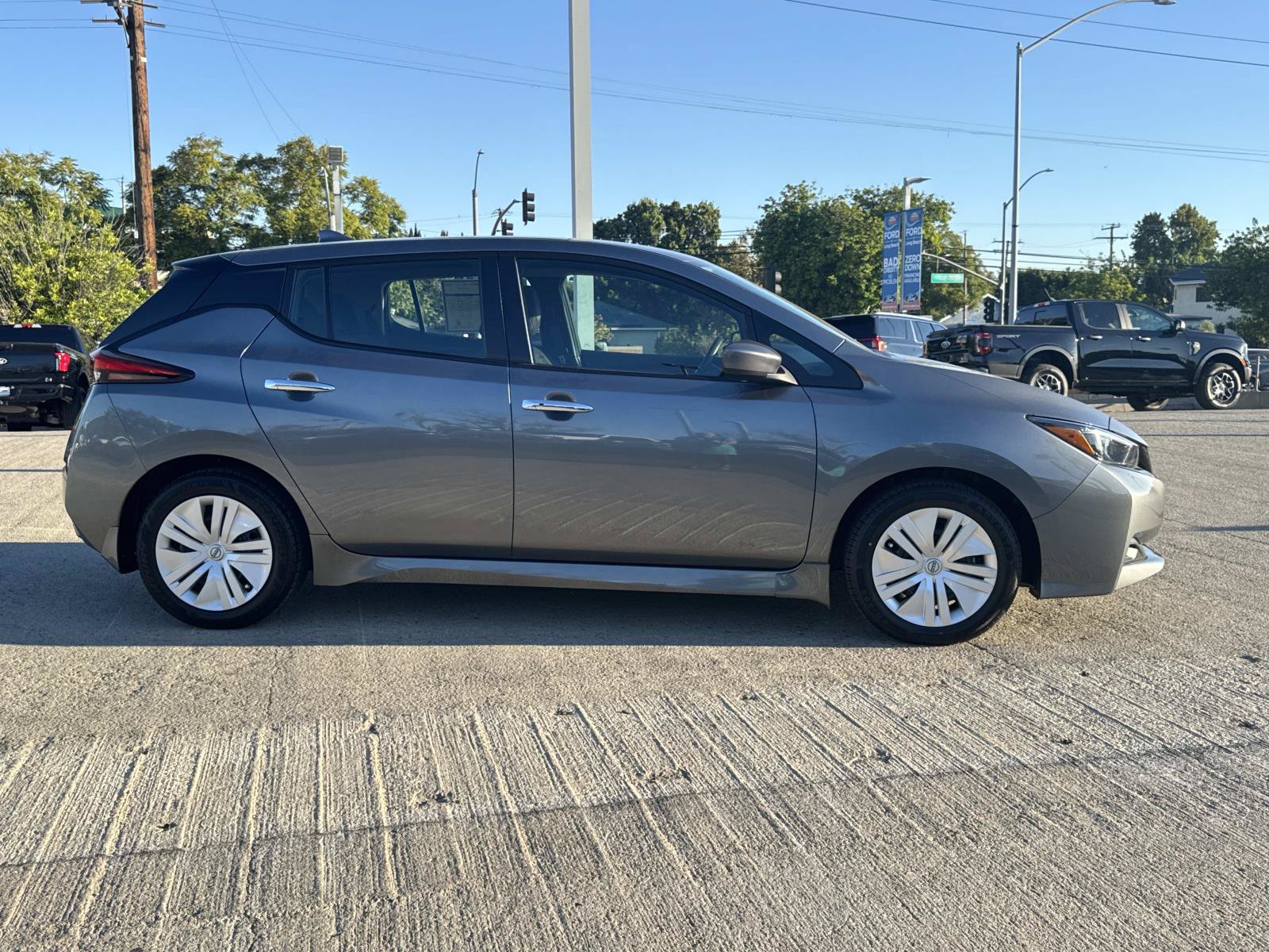 Used 2025 Nissan Leaf S with VIN 1N4AZ1BV5SC550262 for sale in Long Beach, CA