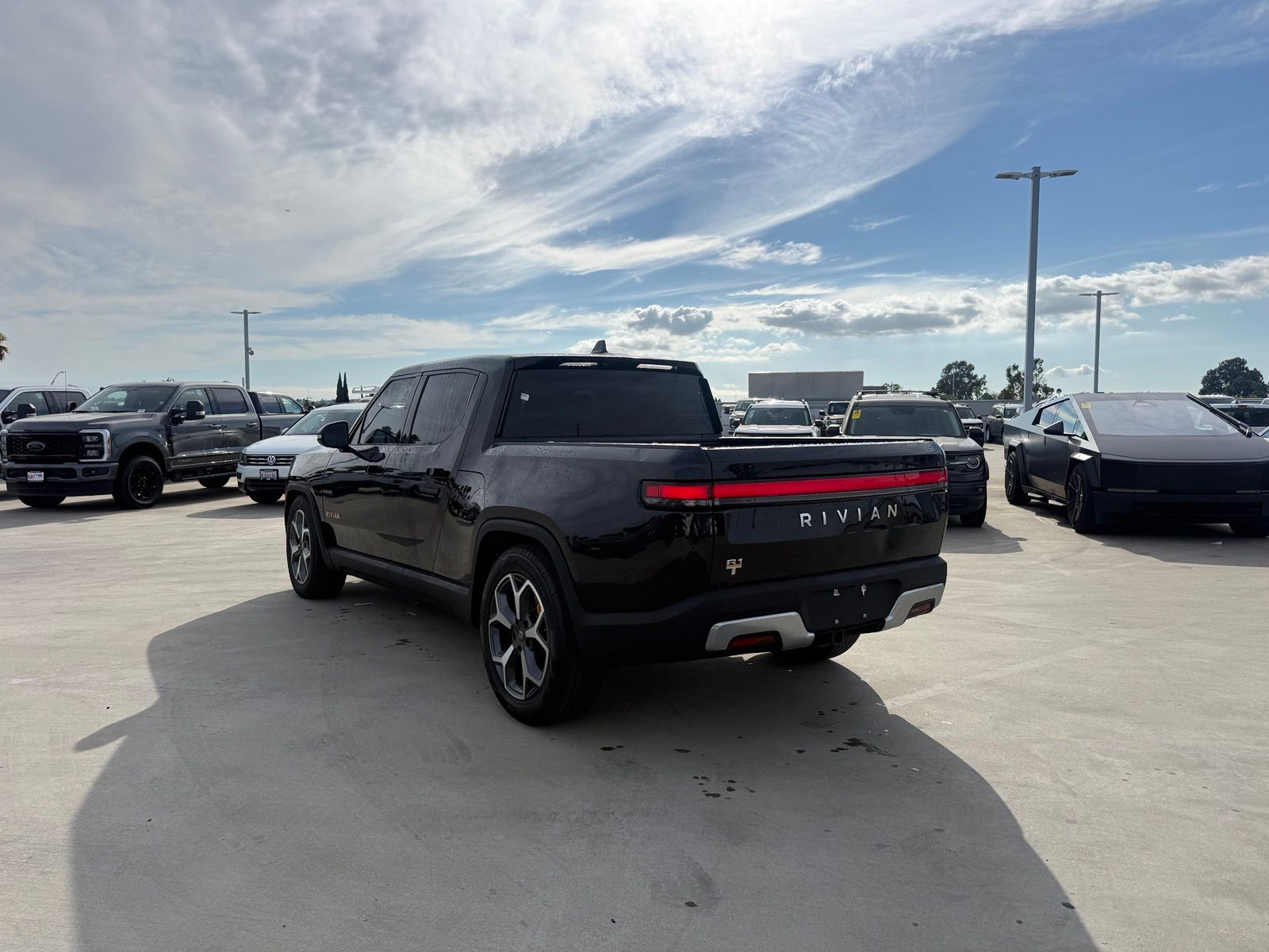 Used 2022 Rivian R1T Adventure with VIN 7FCTGAAA2NN016789 for sale in Long Beach, CA