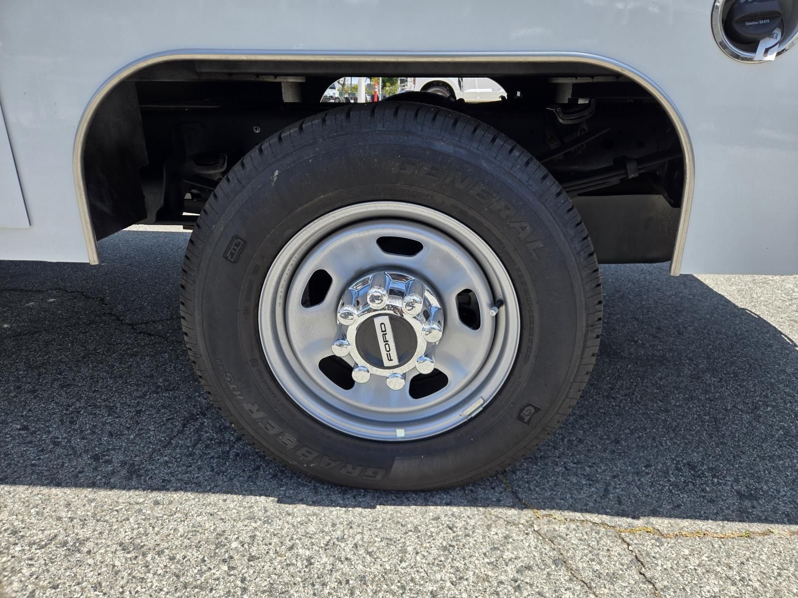2026 Ford F-350 Super Duty Chassis Cab XL - Photo 27