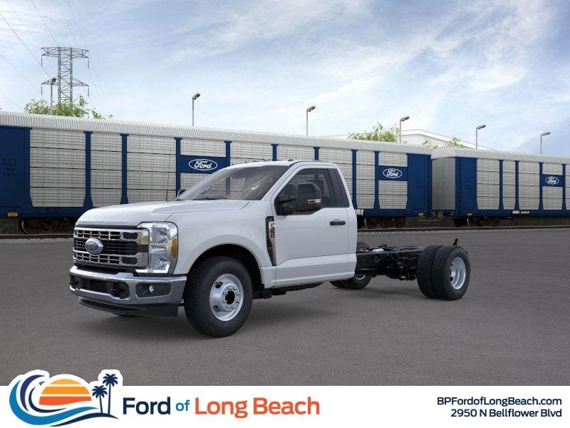 2026 Ford F-350 Super Duty Chassis Cab XL's photo