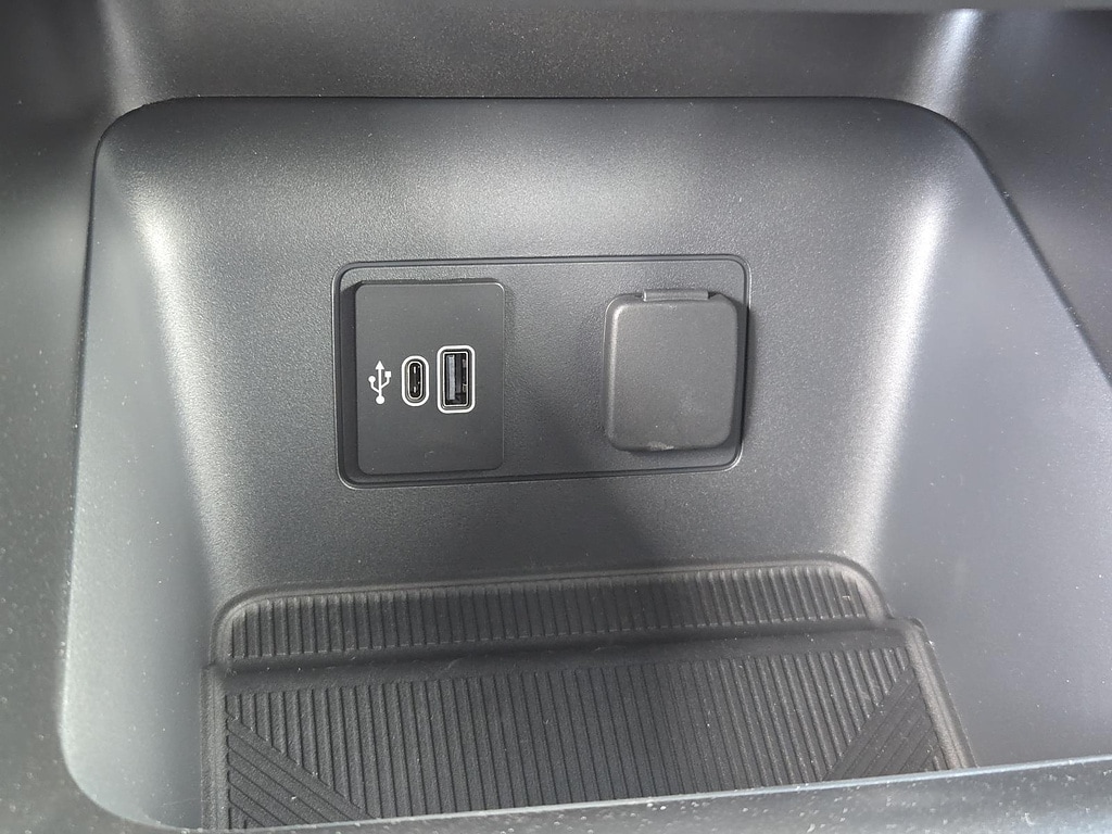 2026 Ford Explorer Active - Photo 15