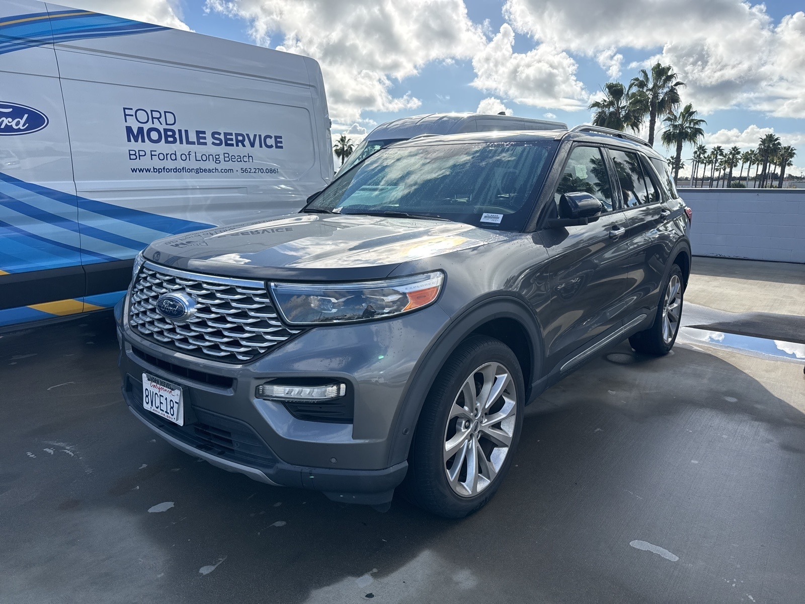 2021 Ford Explorer Platinum's photo