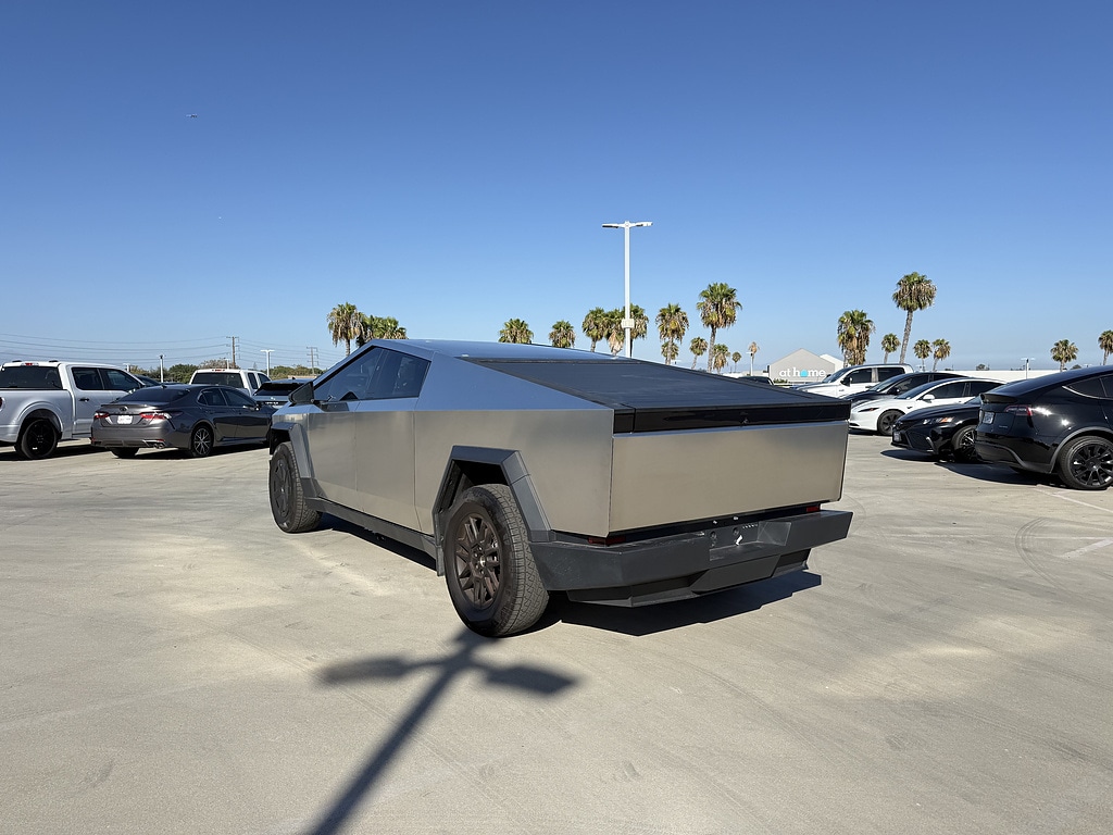 Used 2024 Tesla Cybertruck Base with VIN 7G2CEHED8RA055698 for sale in Long Beach, CA
