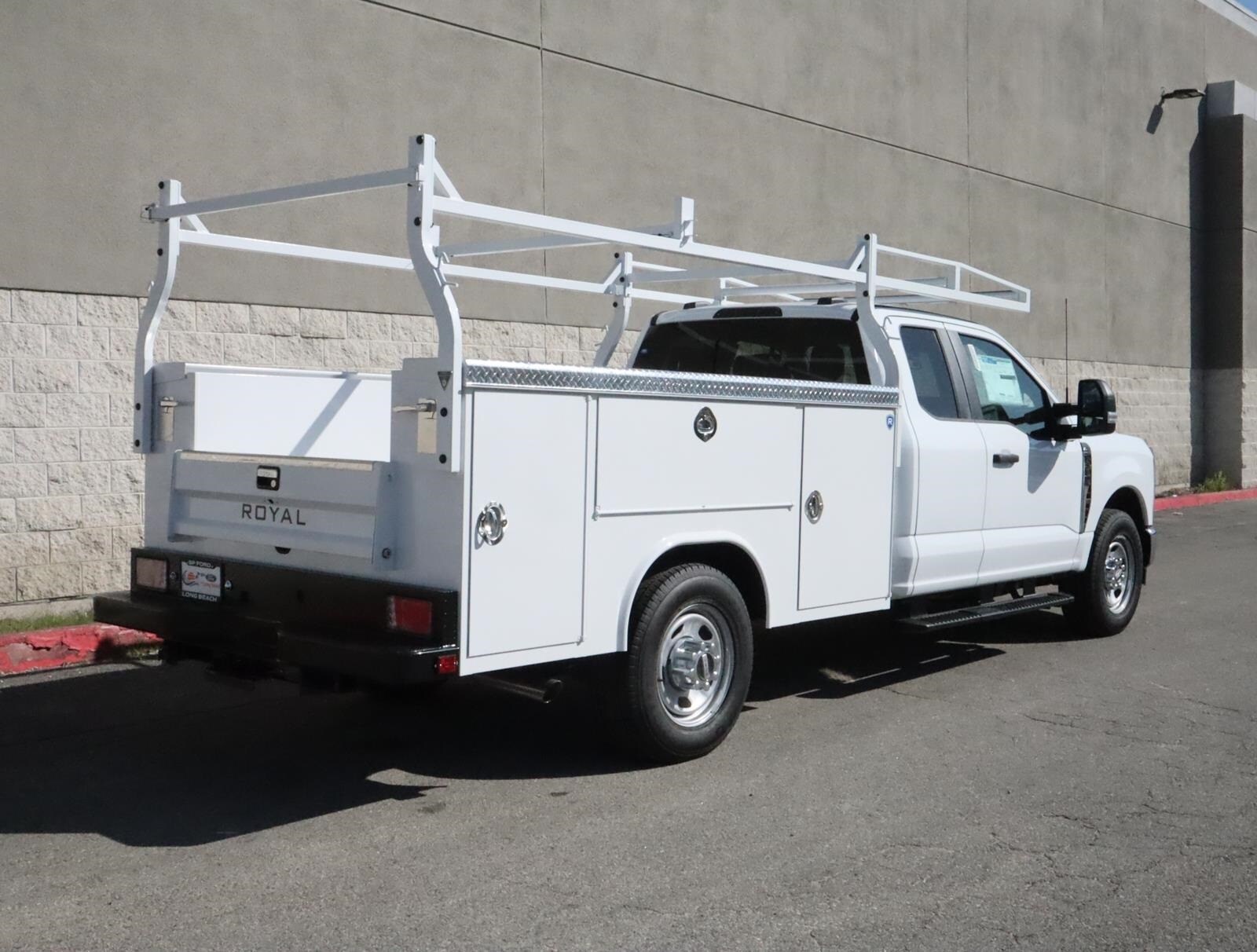 2024 Ford F-350 XL photo 4