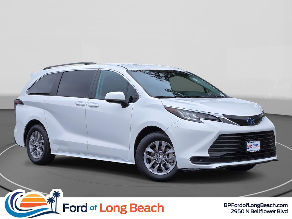 Used 2023 Toyota Sienna LE Minivan/Van