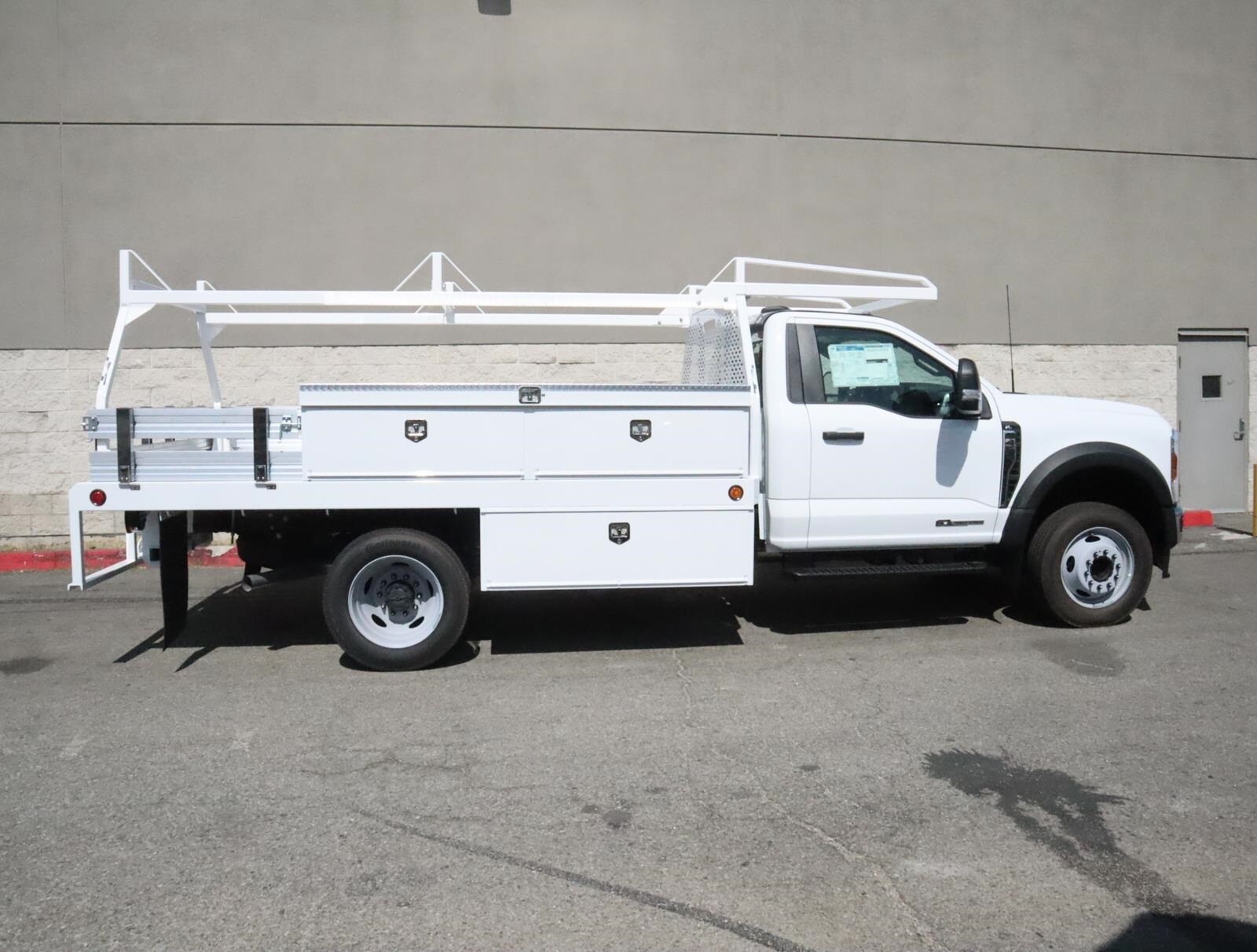 2024 Ford F-450 XL photo 2