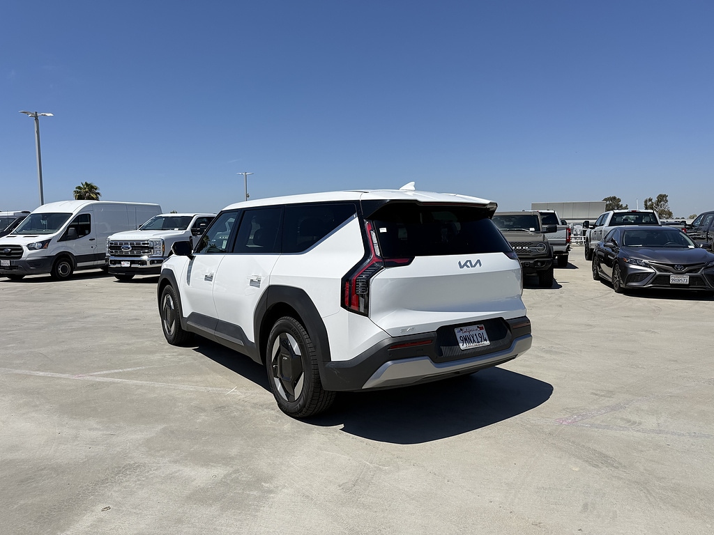 Used 2024 Kia EV9 Light L/R with VIN KNDAB5S13R6023705 for sale in Long Beach, CA