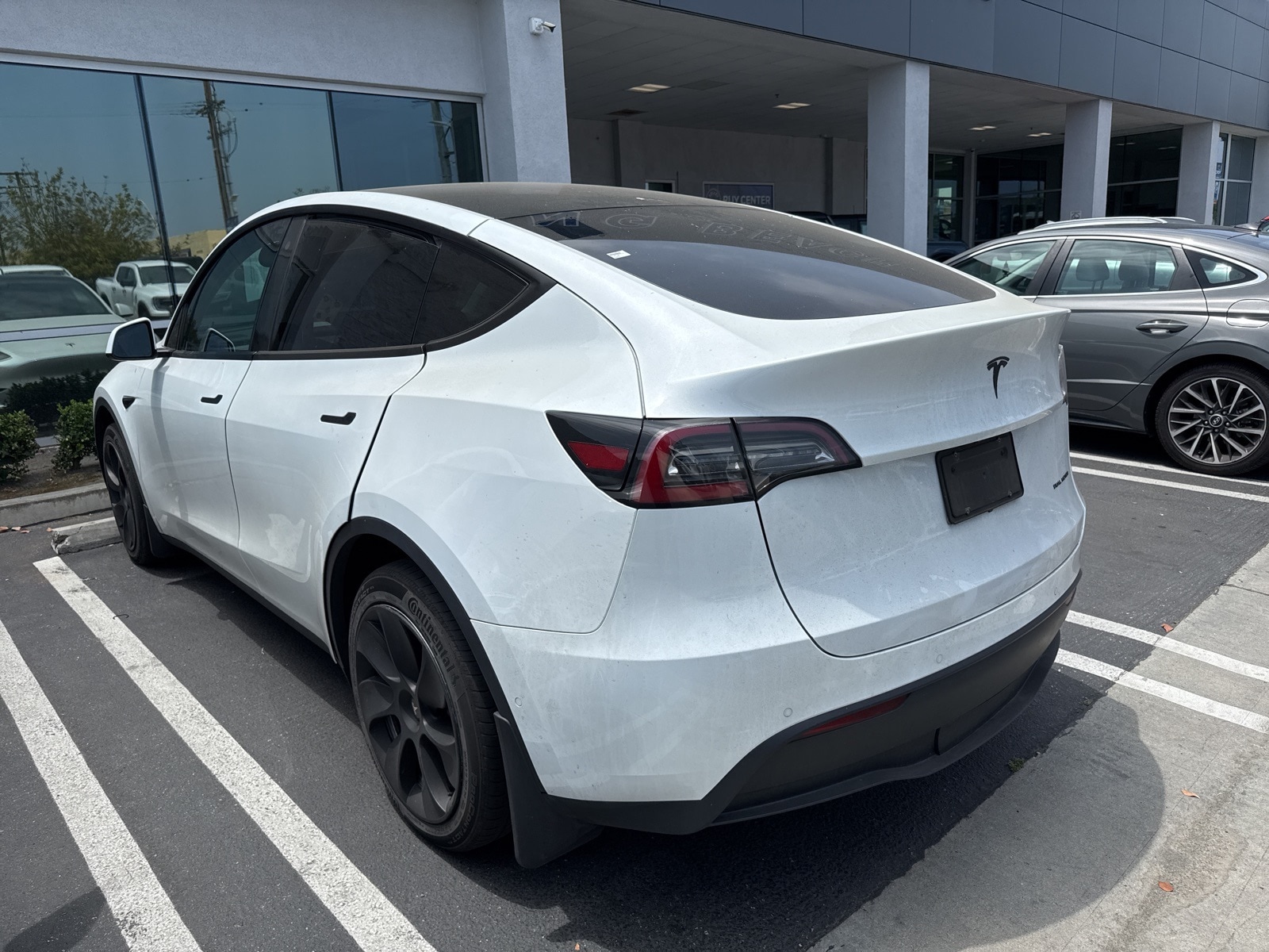 Used 2020 Tesla Model Y Long Range with VIN 5YJYGDEE5LF010331 for sale in Long Beach, CA