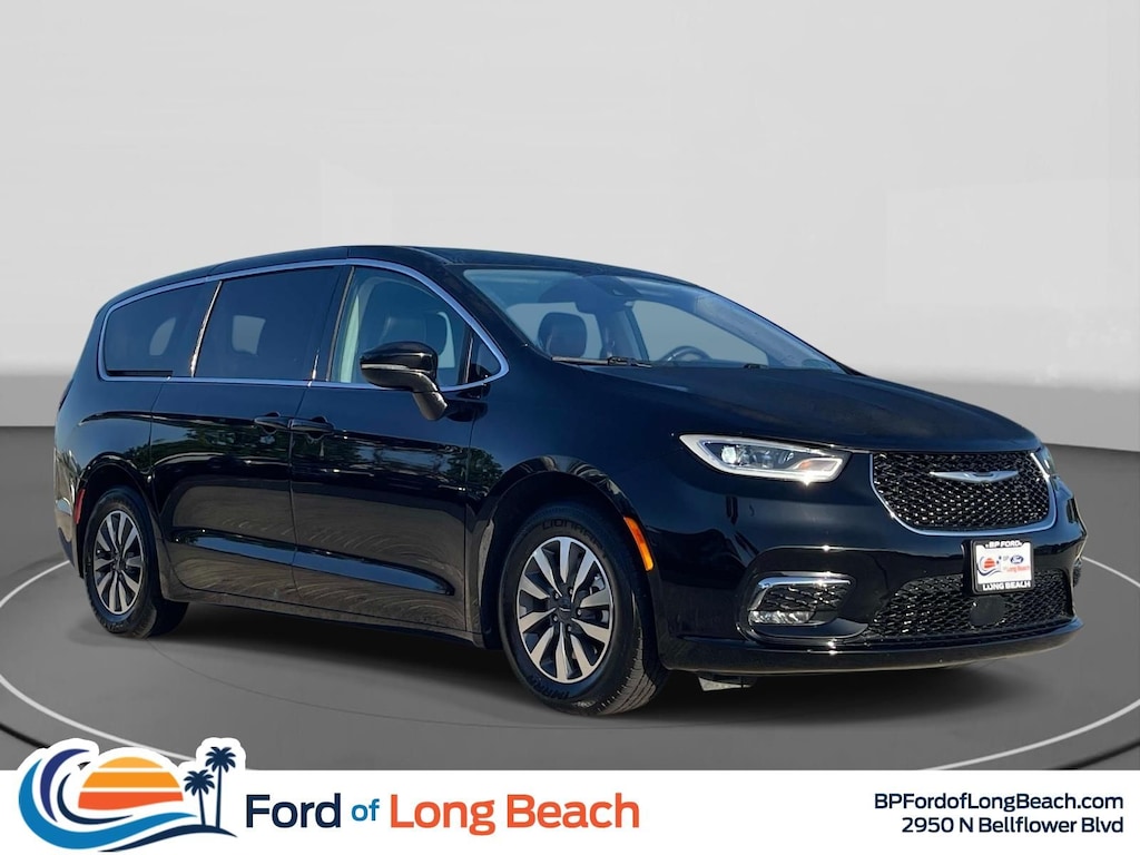 Used 2024 Chrysler Pacifica Hybrid Select Minivan/Van