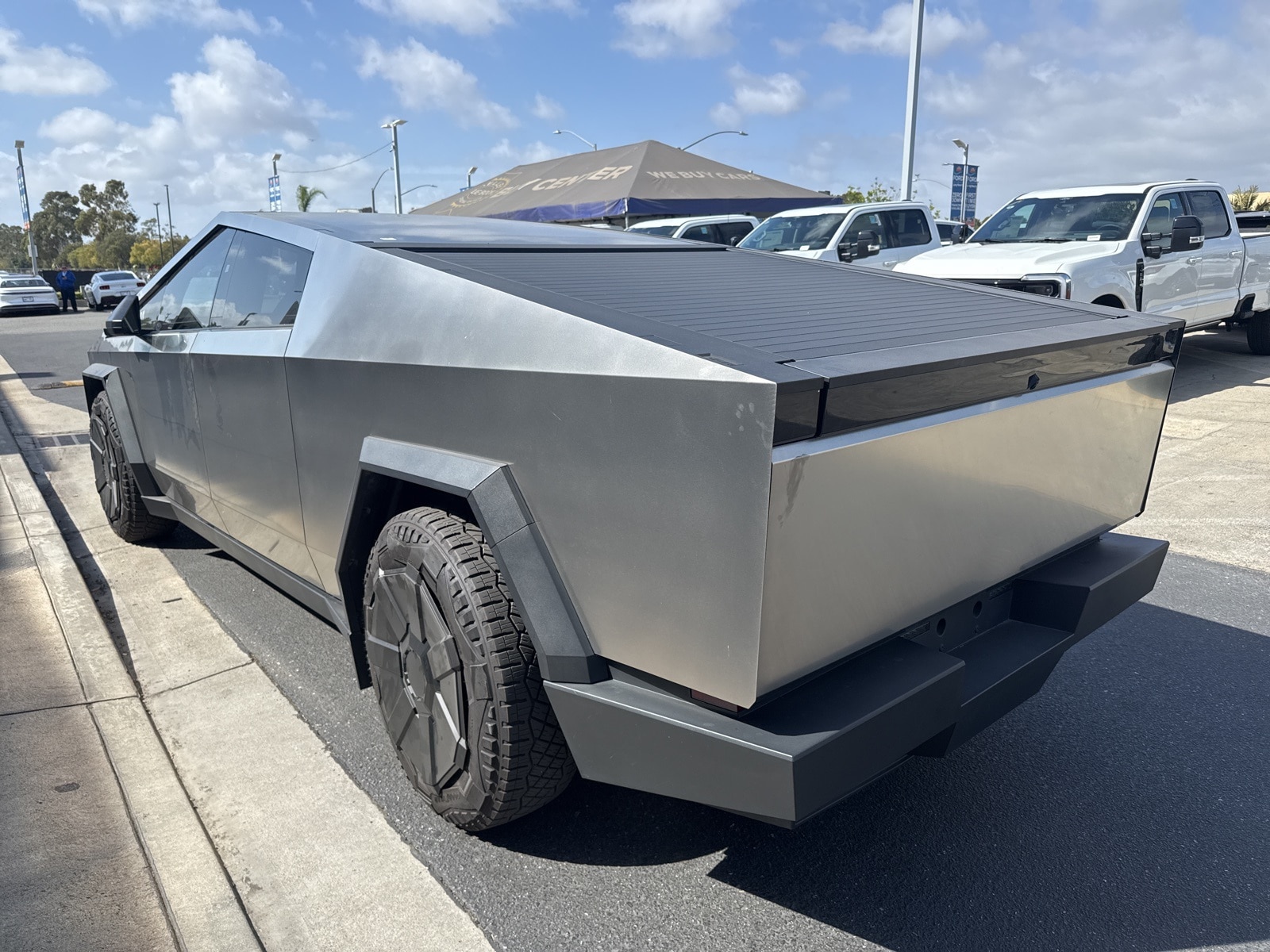 Used 2024 Tesla Cybertruck Cyberbeast with VIN 7G2CEHEE2RA042230 for sale in Long Beach, CA