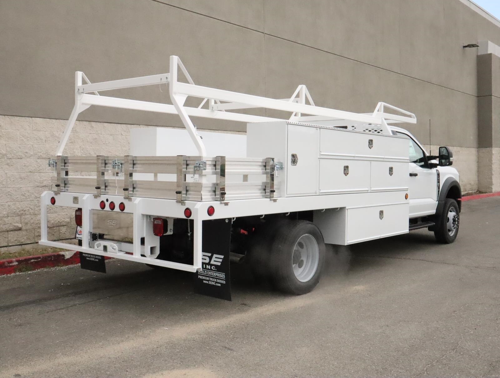 2024 Ford F-450 XL photo 4