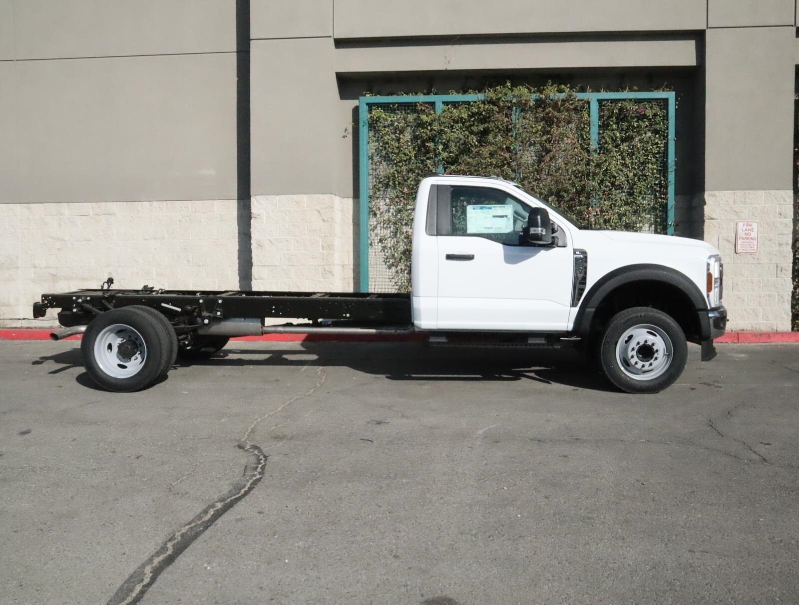 2024 Ford F-450 XL photo 2