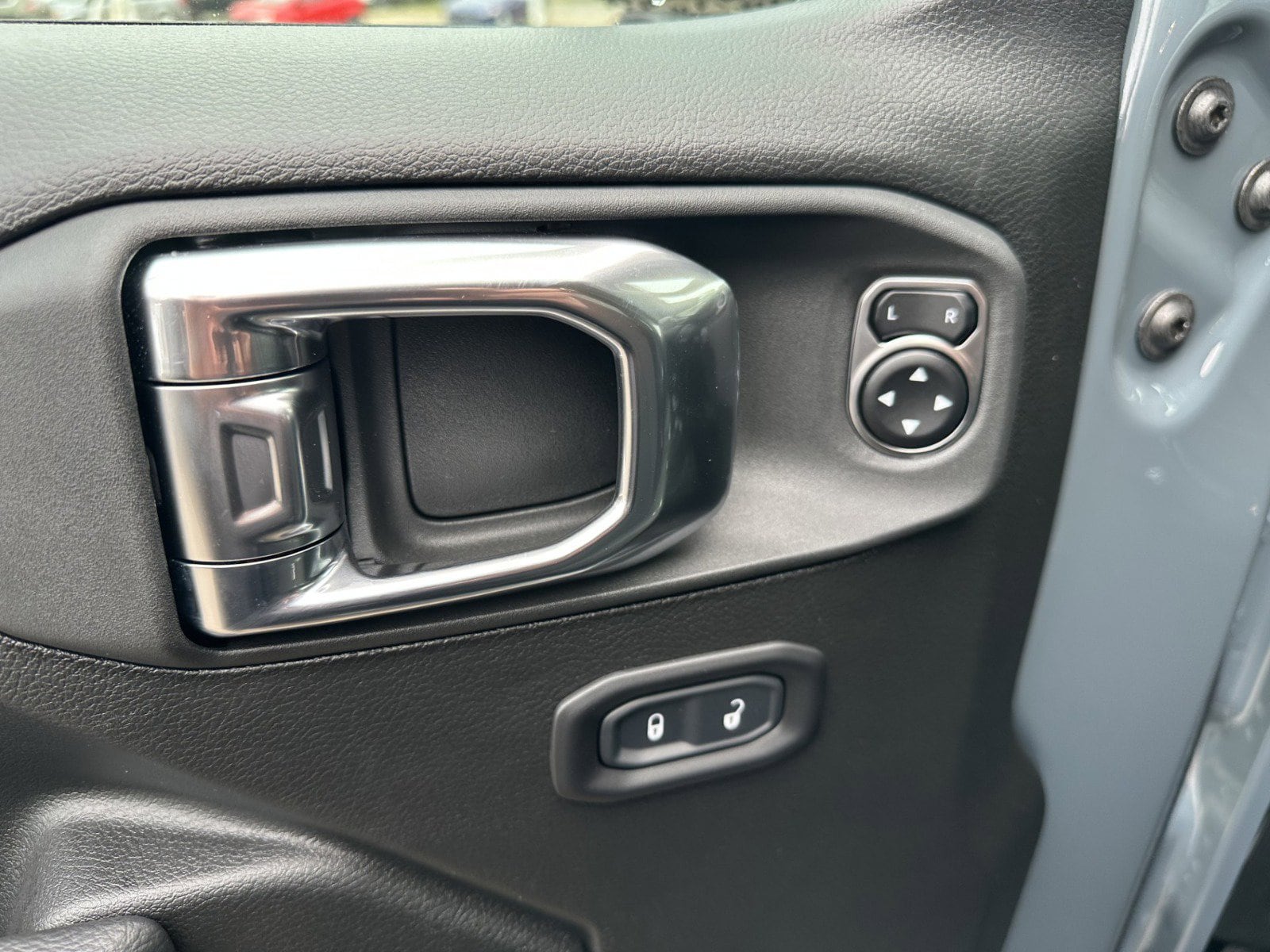 2025 Jeep Wrangler 2-Door Willys - Photo 7