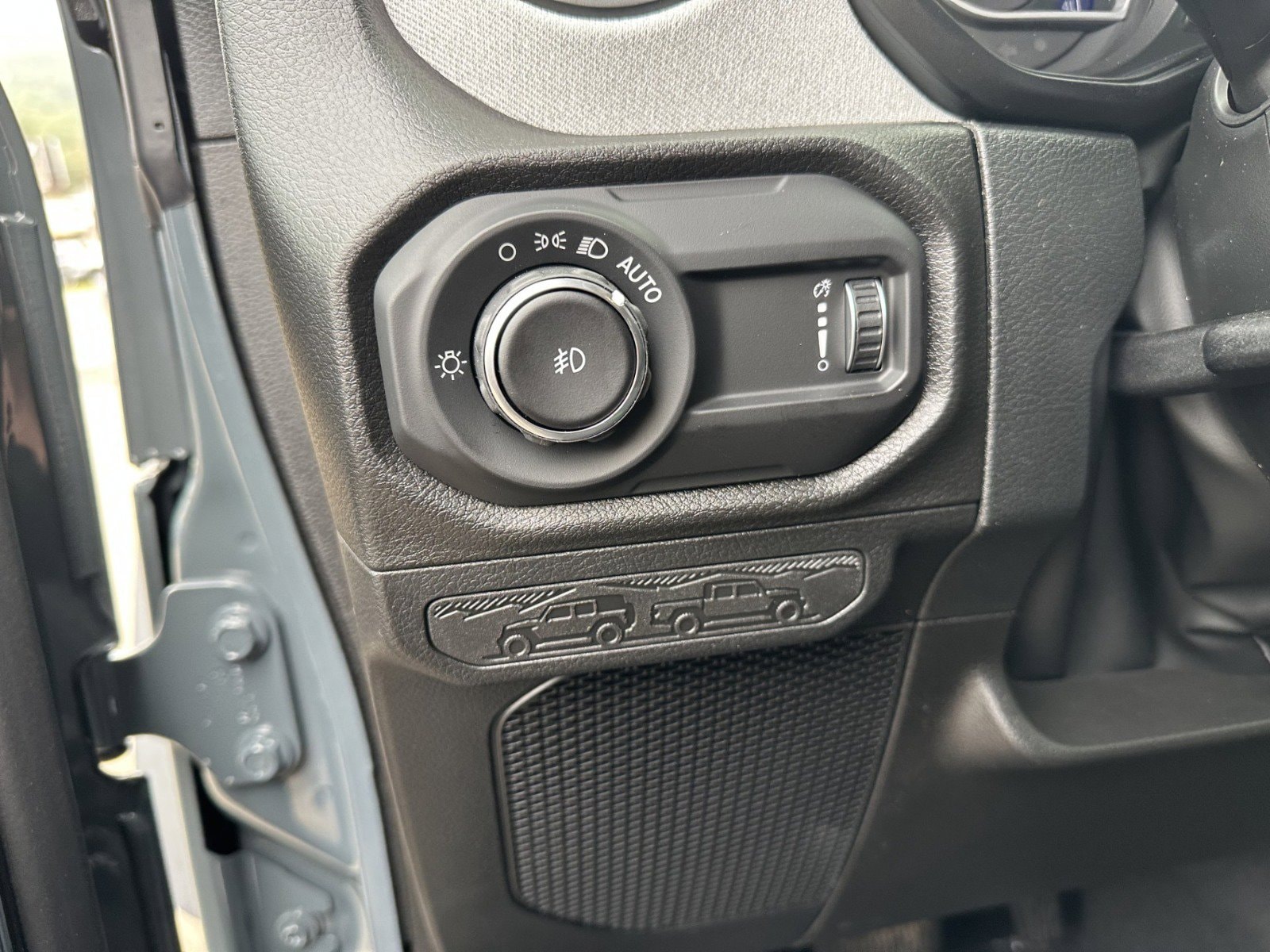 2025 Jeep Wrangler 2-Door Willys - Photo 8