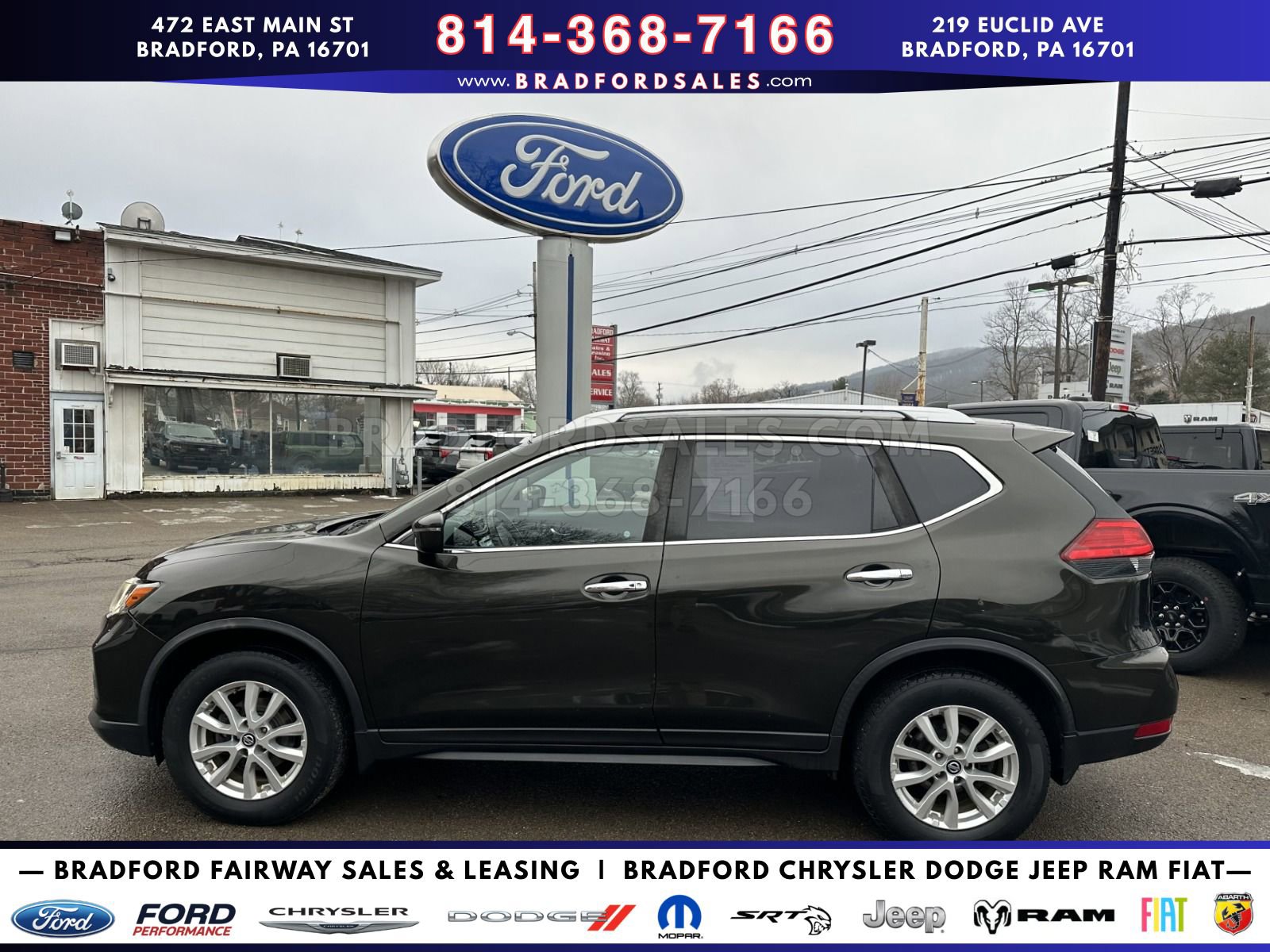 2017 Nissan Rogue SV's photo