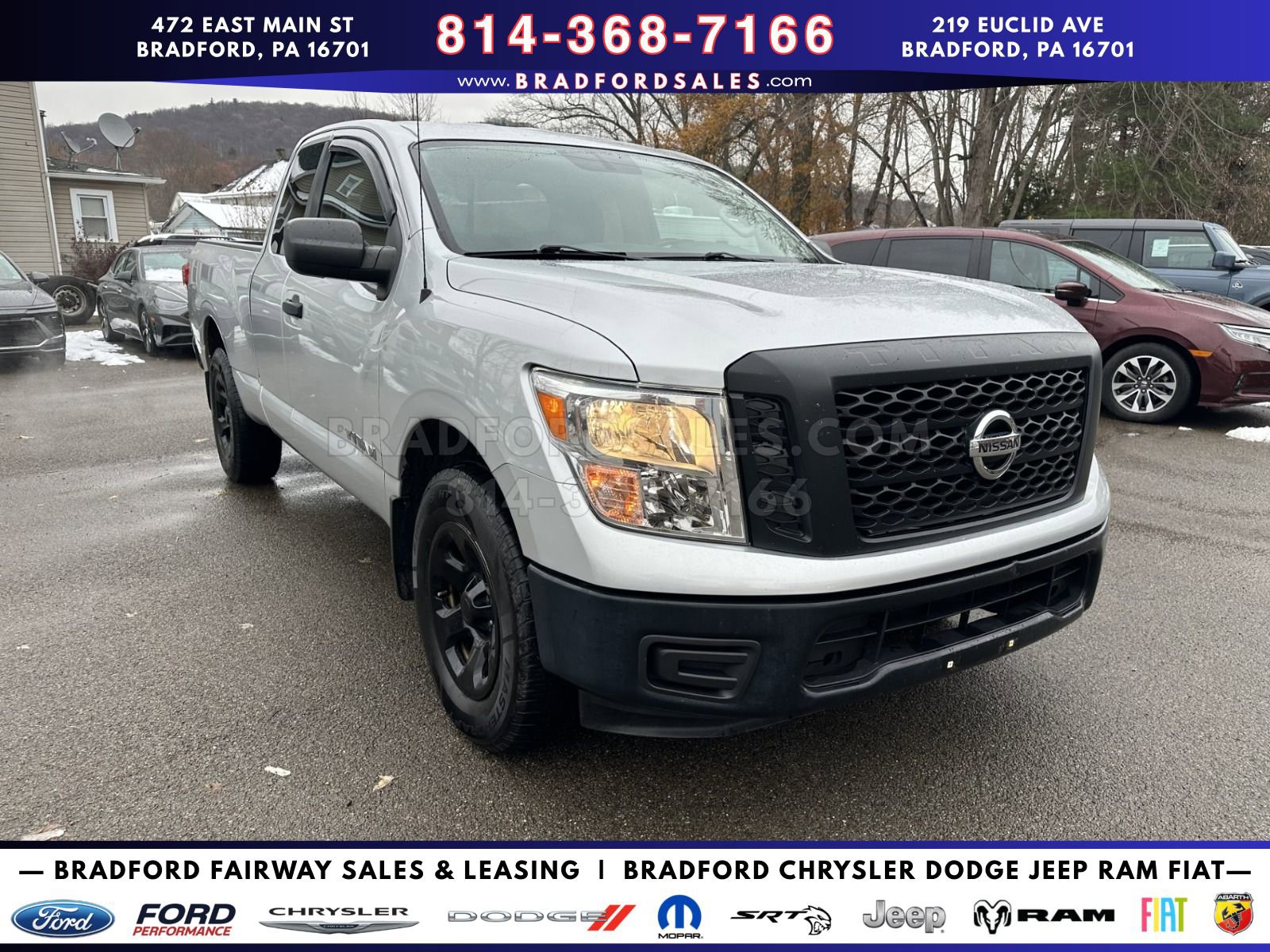 2017 Nissan Titan SV's photo