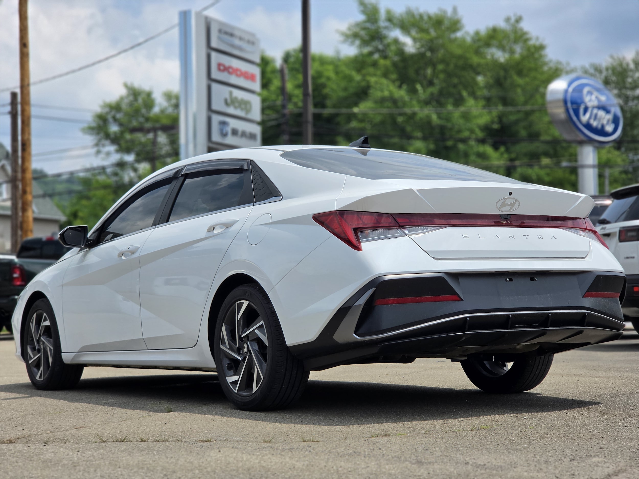 2024 Hyundai Elantra SEL - Photo 6
