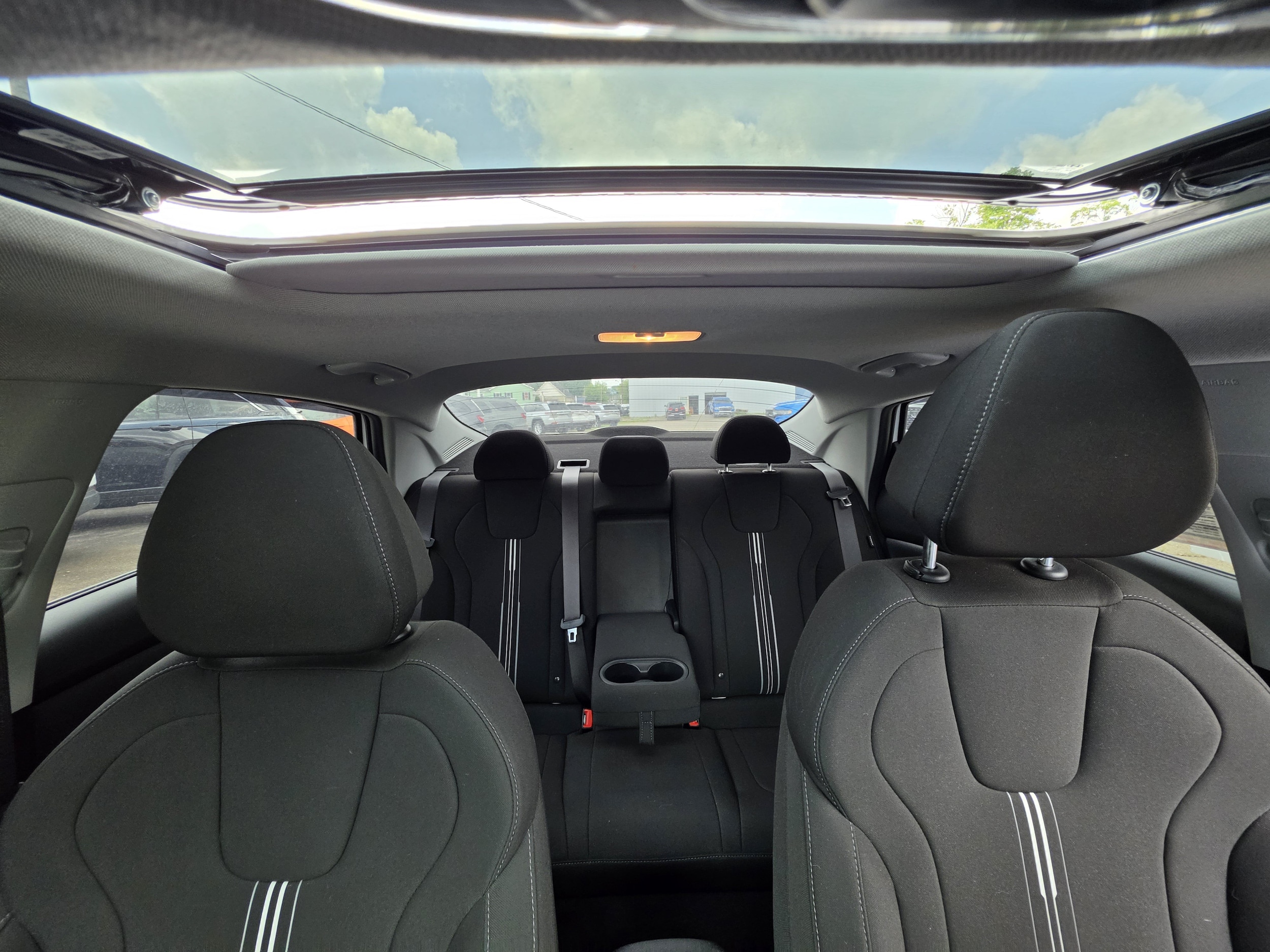 2024 Hyundai Elantra SEL - Photo 12