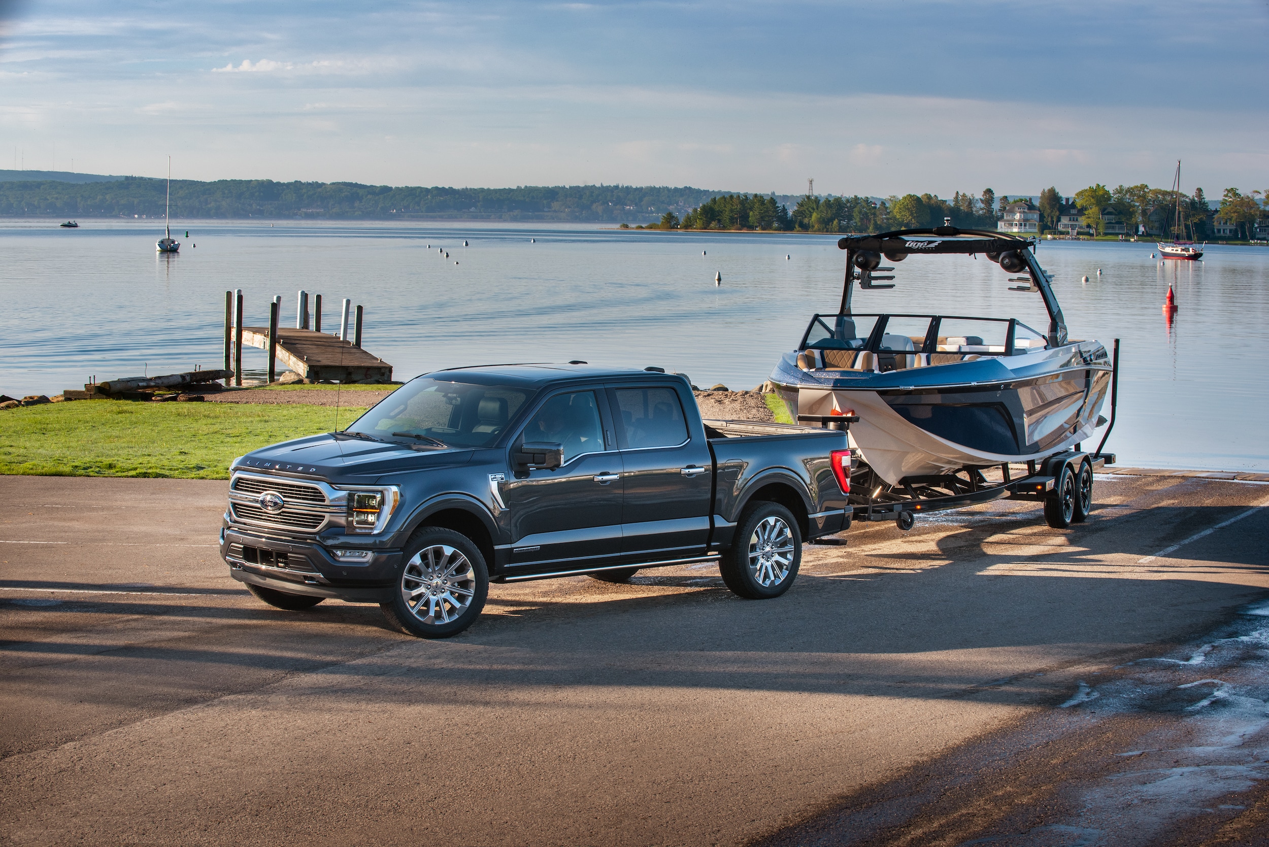 2023-Ford-F150-Limited-SuperCrew-Truck-L01.jpeg