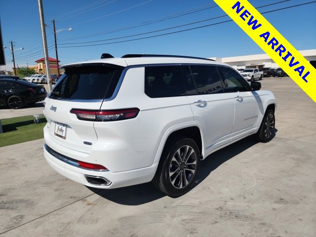 2024 Jeep Grand Cherokee Overland photo 2