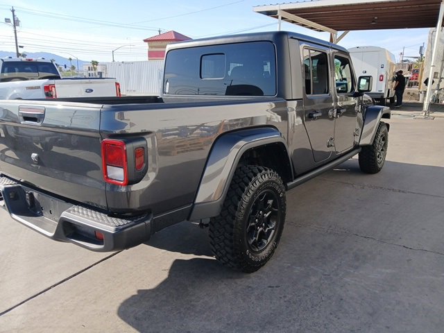2023 Jeep Gladiator Willys photo 3