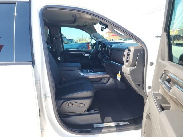 2026 Chevrolet Silverado 3500 HD LTZ - Photo 41