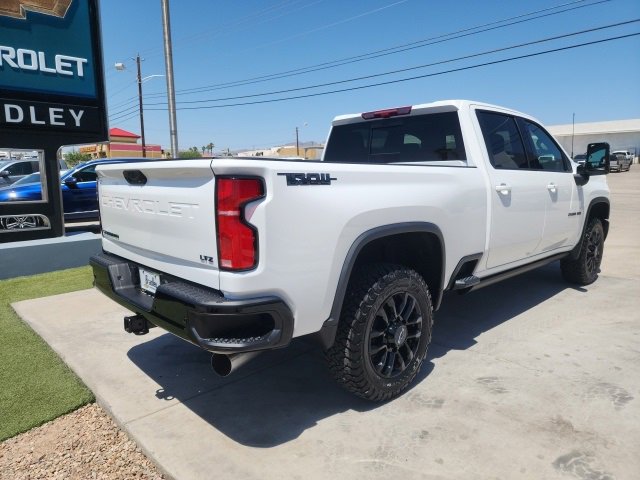 2025 Chevrolet Silverado 2500HD LTZ photo 4