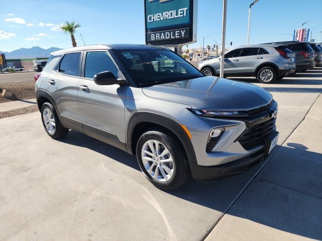 2026 Chevrolet Trailblazer LS photo 2