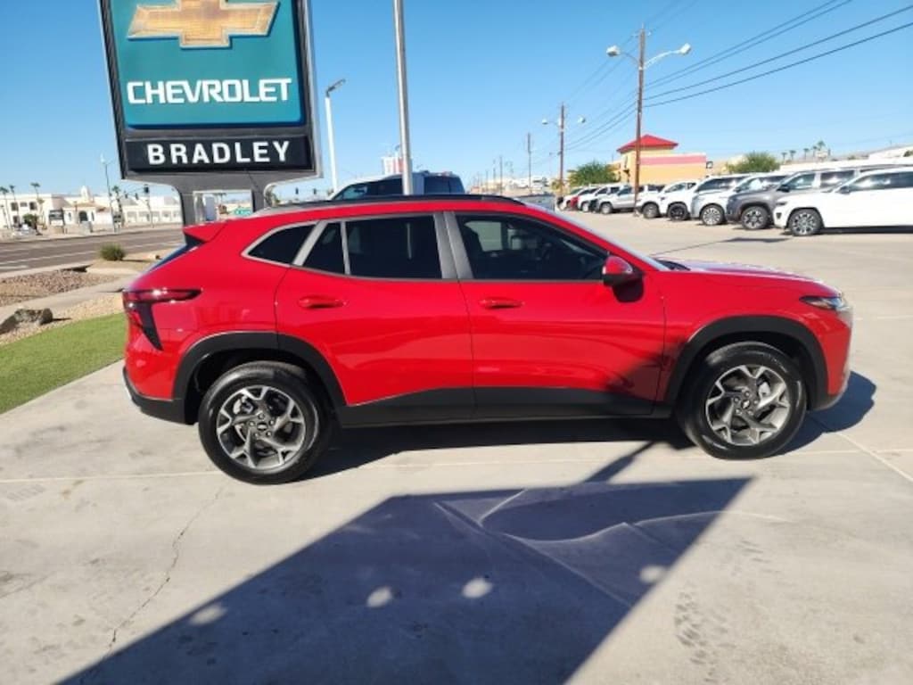 New 2026 Chevrolet Trax LT SUV