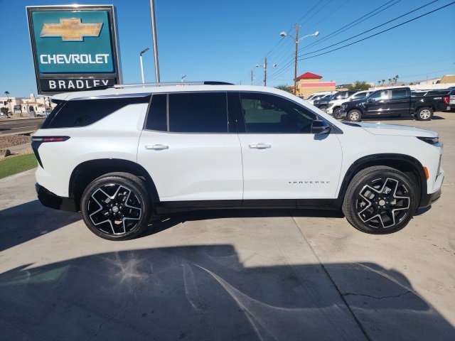 2026 Chevrolet Traverse High Country photo 2