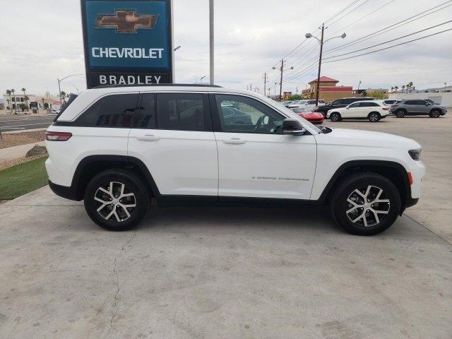 2024 Jeep Grand Cherokee Limited photo 3