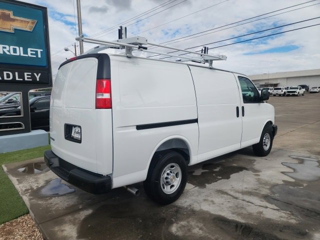 2025 Chevrolet Express Cargo 2500 Van photo 4
