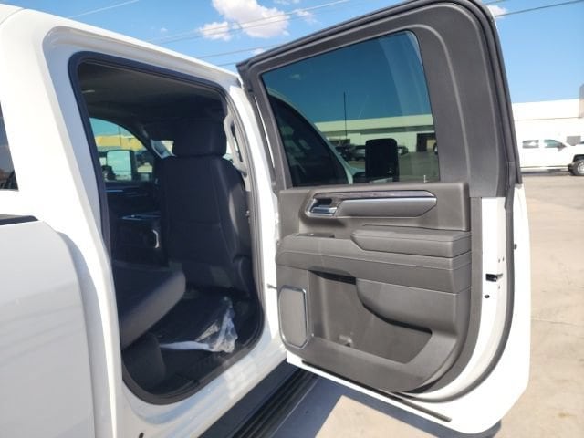 2026 Chevrolet Silverado 3500 HD LTZ - Photo 38