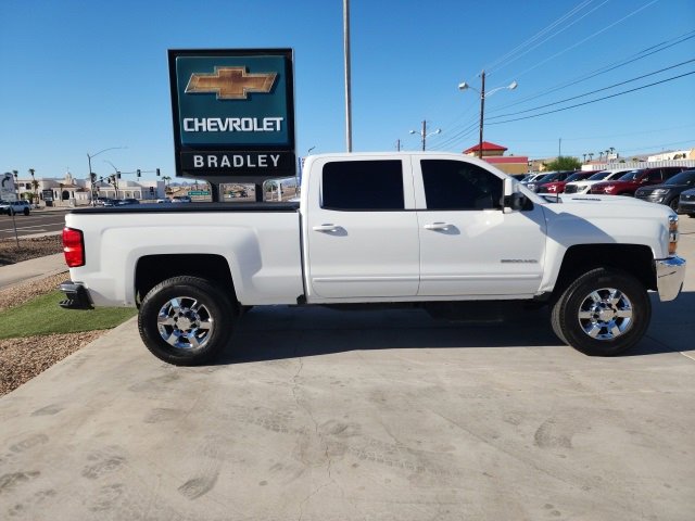 2019 Chevrolet Silverado 2500HD LT photo 3