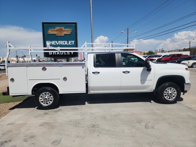 2025 Chevrolet Silverado 2500HD Work Truck photo 2