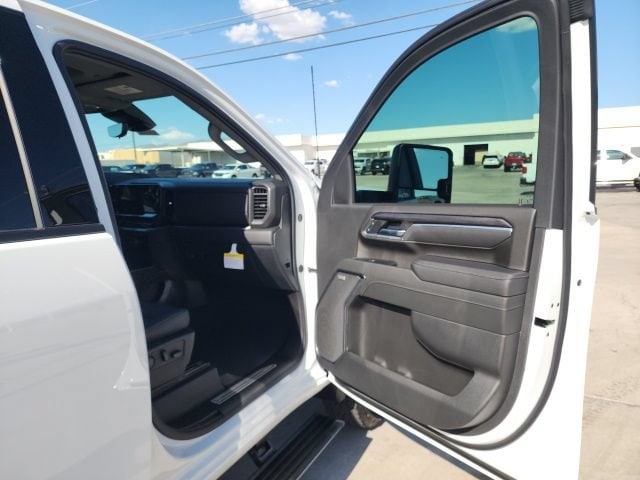 2026 Chevrolet Silverado 3500 HD LTZ - Photo 40