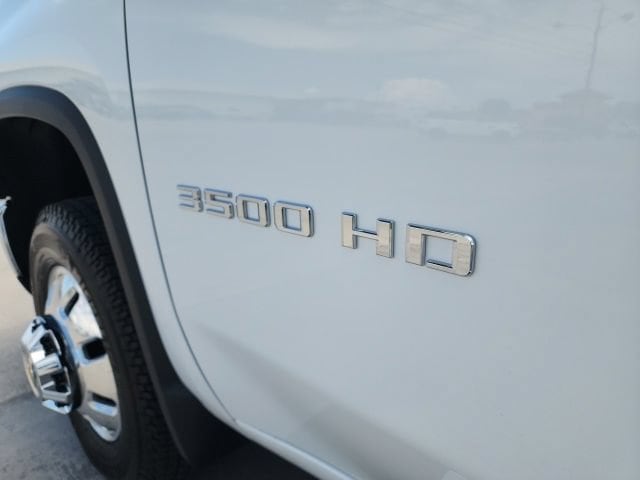 2026 Chevrolet Silverado 3500 HD LT - Photo 14