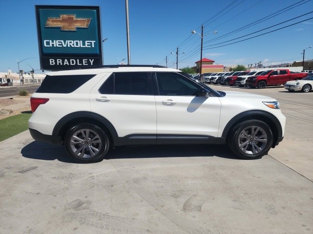 2022 Ford Explorer XLT photo 3