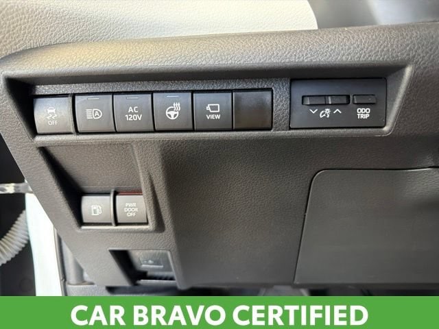2023 Toyota Sienna Platinum - Photo 29