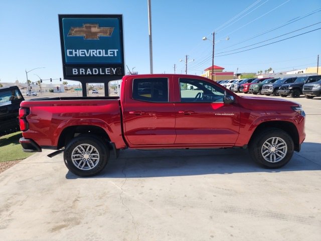 2025 Chevrolet Colorado Work Truck LT photo 3