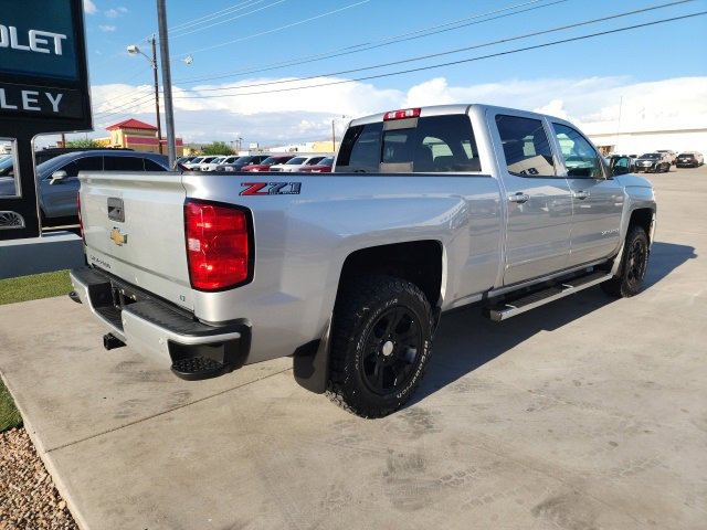 2018 Chevrolet Silverado 1500 LT photo 4